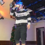 優勝カップでイッキ飲み！